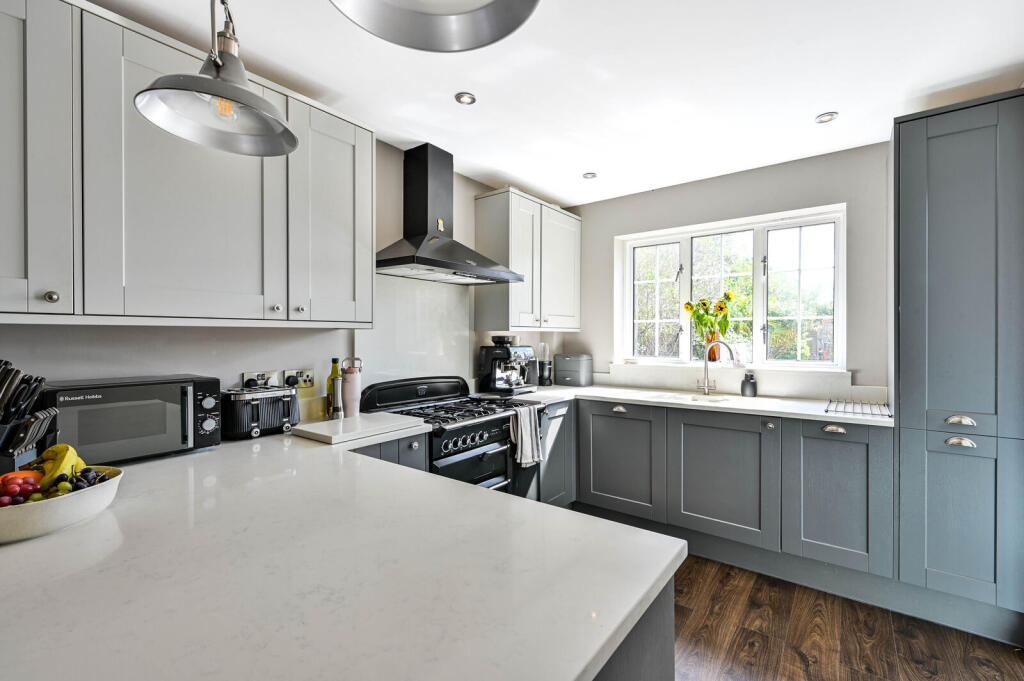 House in Guildford, Shalford - More