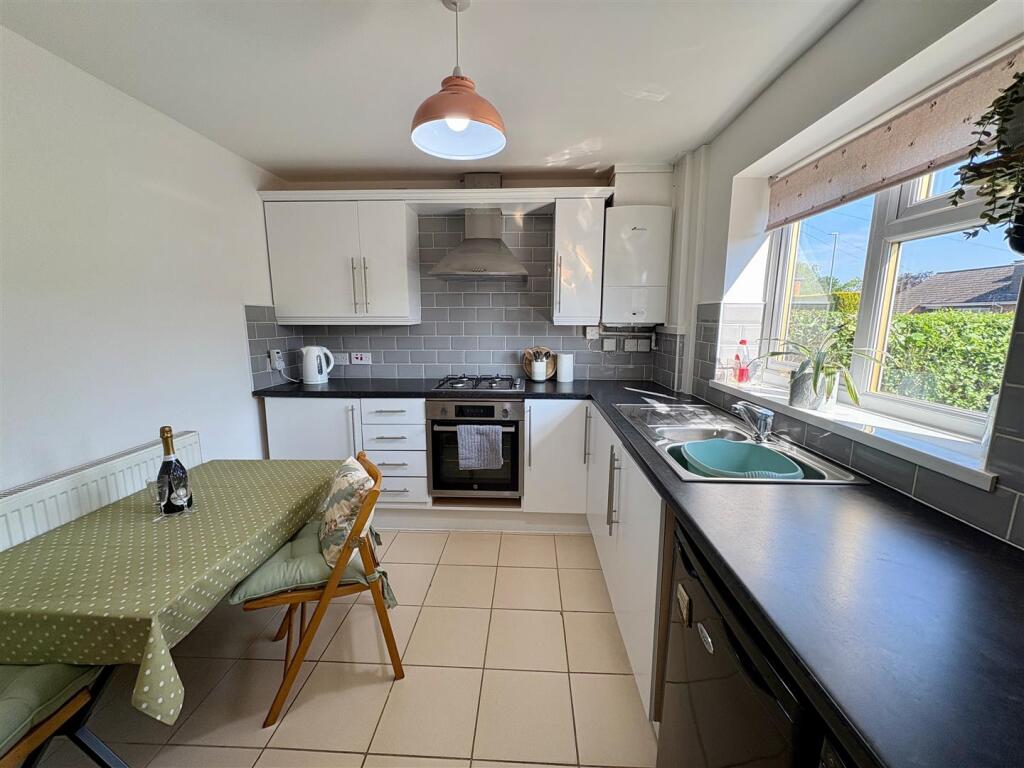 5, Ringhills Road, Bilbrook photo 2