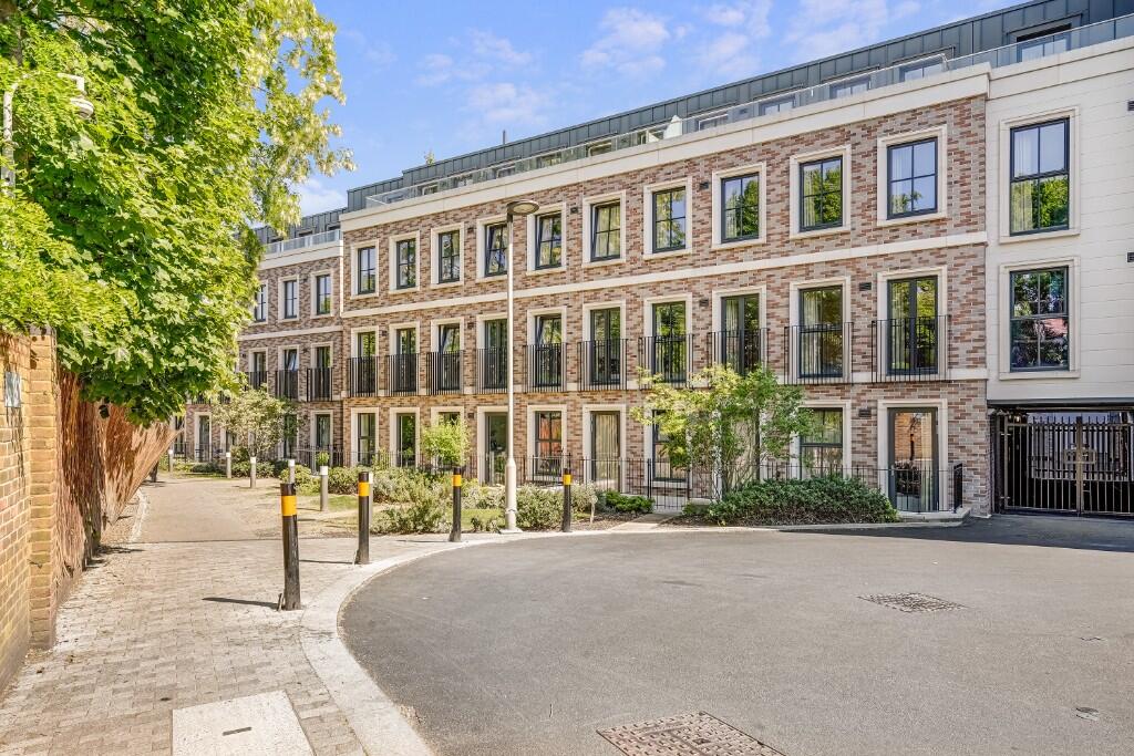 Main image of property: Twickenham Gateway, Bradshaw Close, Twickenham, TW1