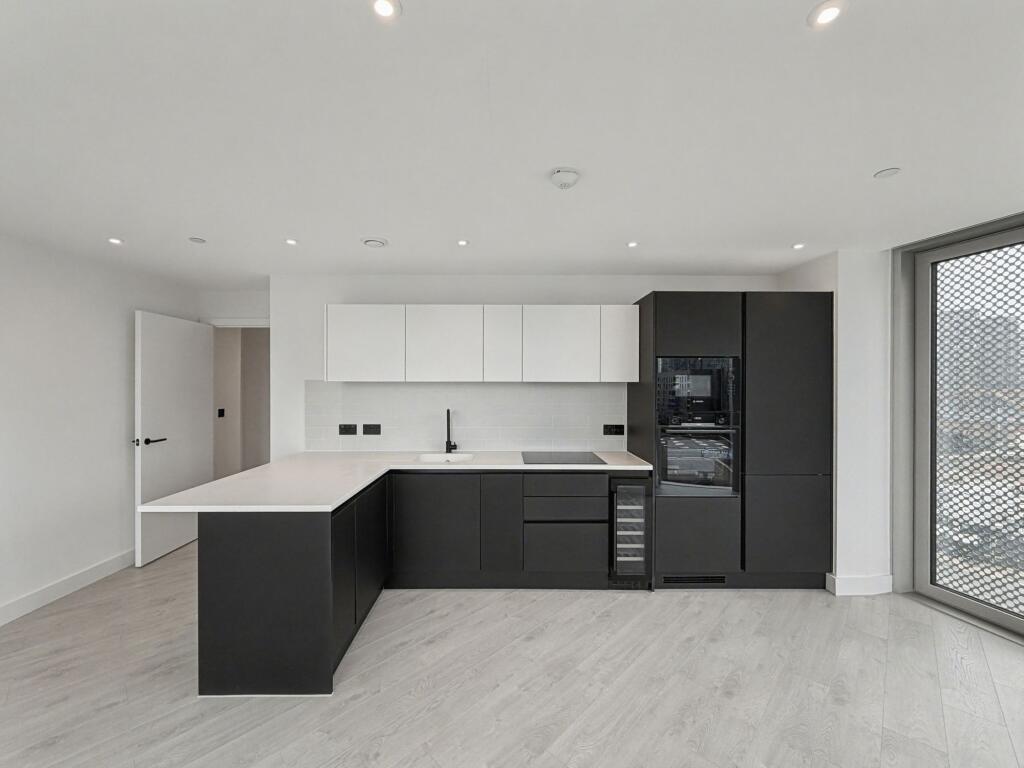 Main image of property: Manchester, M3