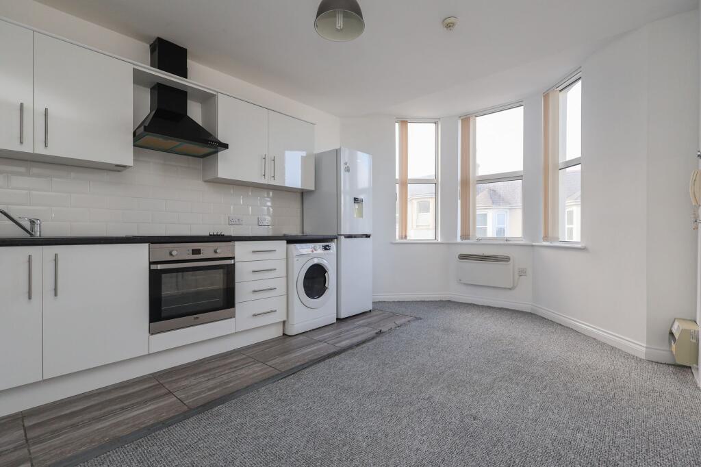 Apartment in Truro - View 2
