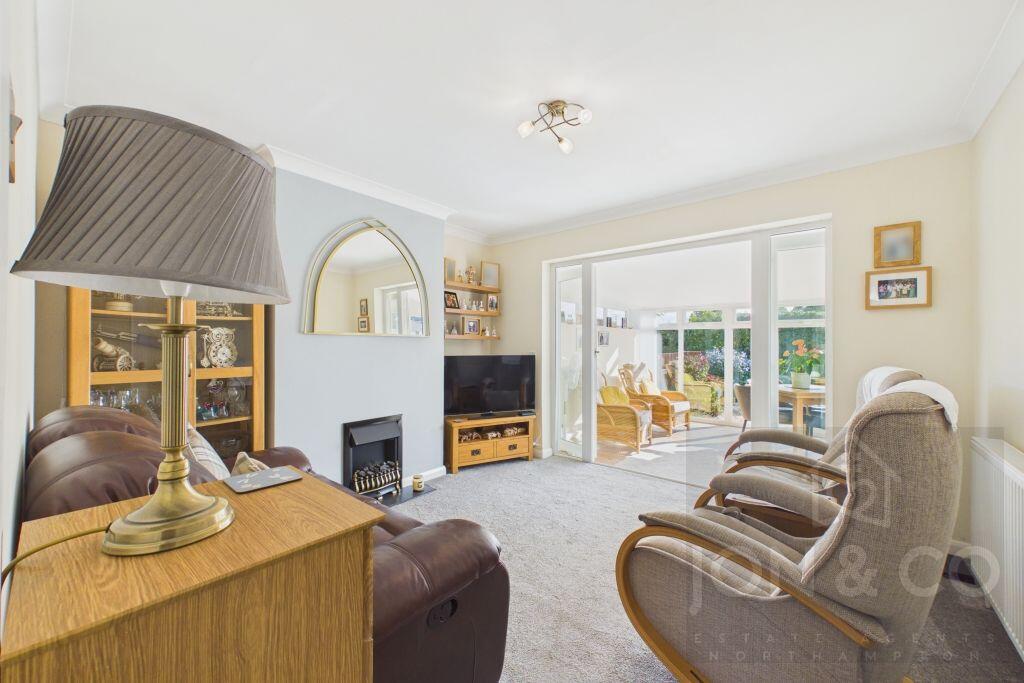 House in Hardingstone, West Northamptonshire - View 2
