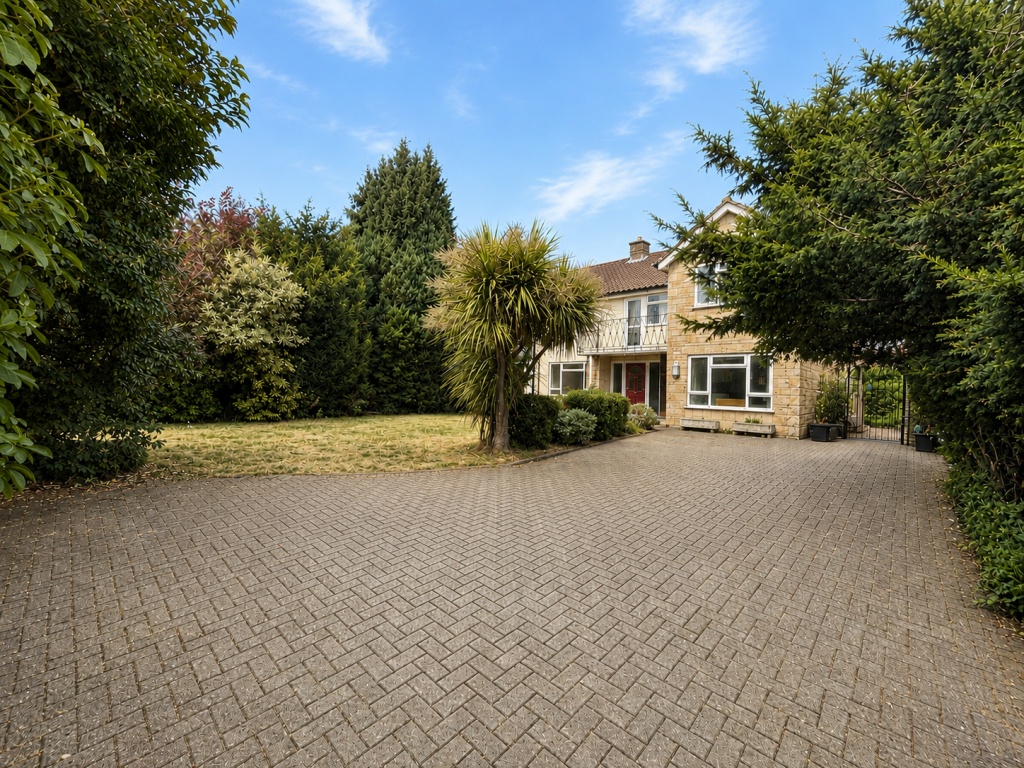 Main image of property: Swallowcliffe Gardens, Yeovil, BA20