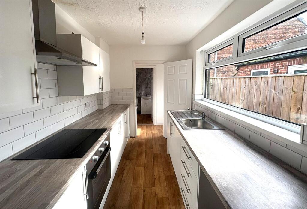 House in Hull, Kingston upon Hull - View 2