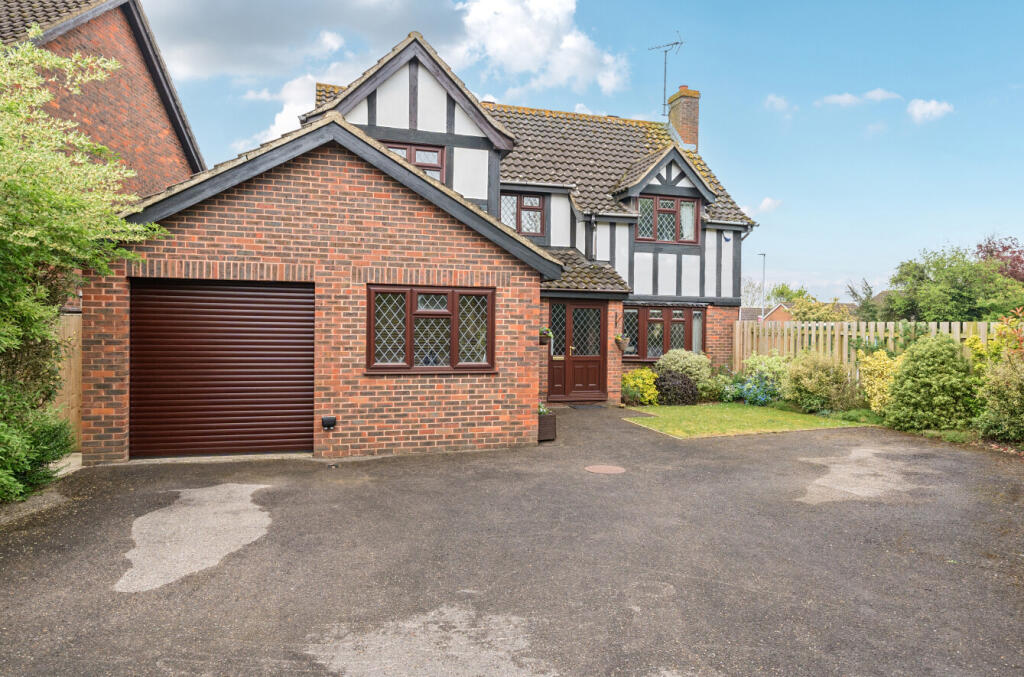 4-bed detached on Tiptree Close, Lower Earley, Reading, £700,000