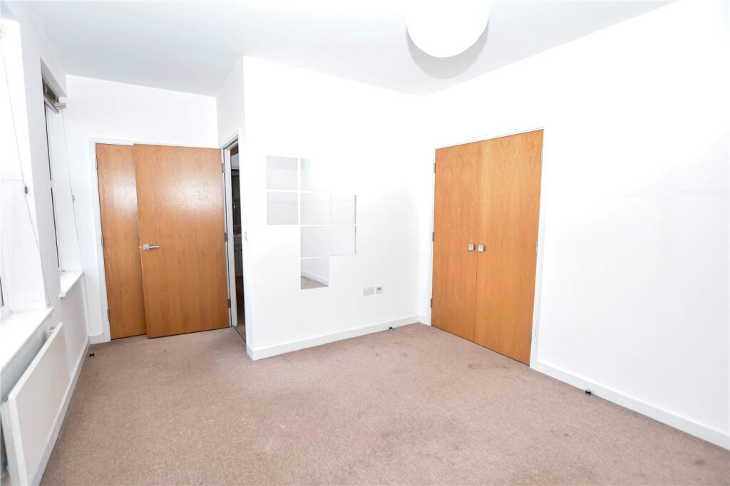Apartment in Reading - View 5