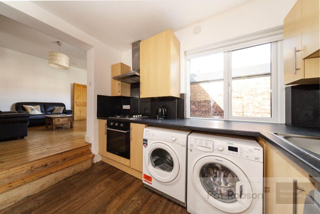 Apartment in Newcastle upon Tyne - View 4
