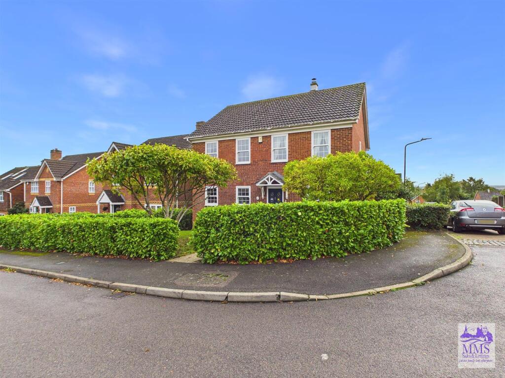 4-bed detached on Merryfields, Strood,, £550,000