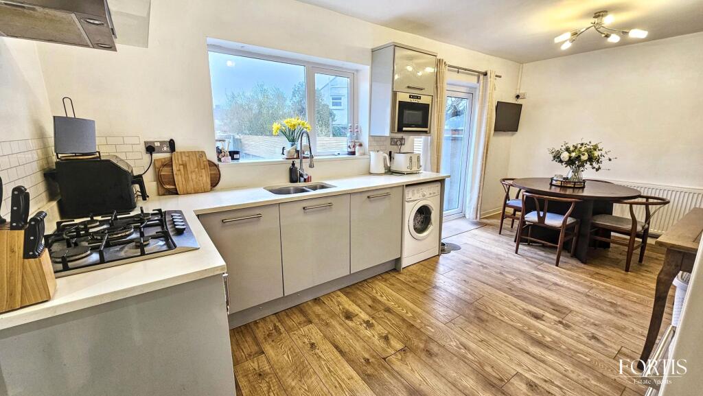 House in Cardiff, Pentrebane, Fairwater - More