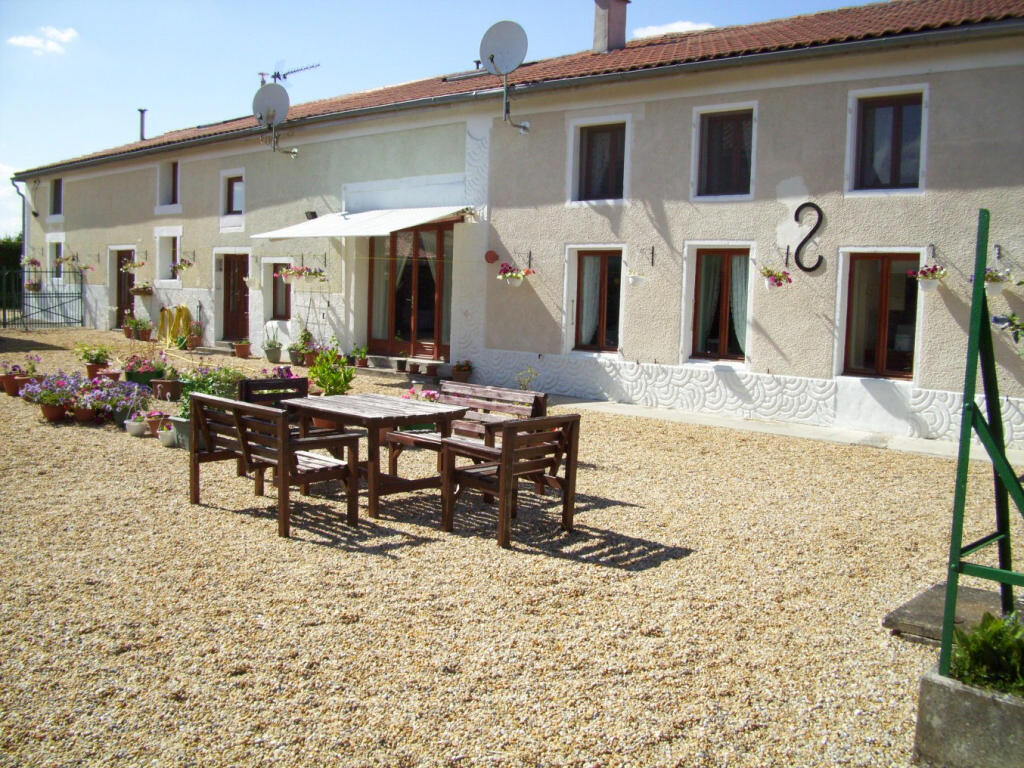 Main image of property: Poitou-Charentes, Charente-Maritime, Fontaine-Chalendray