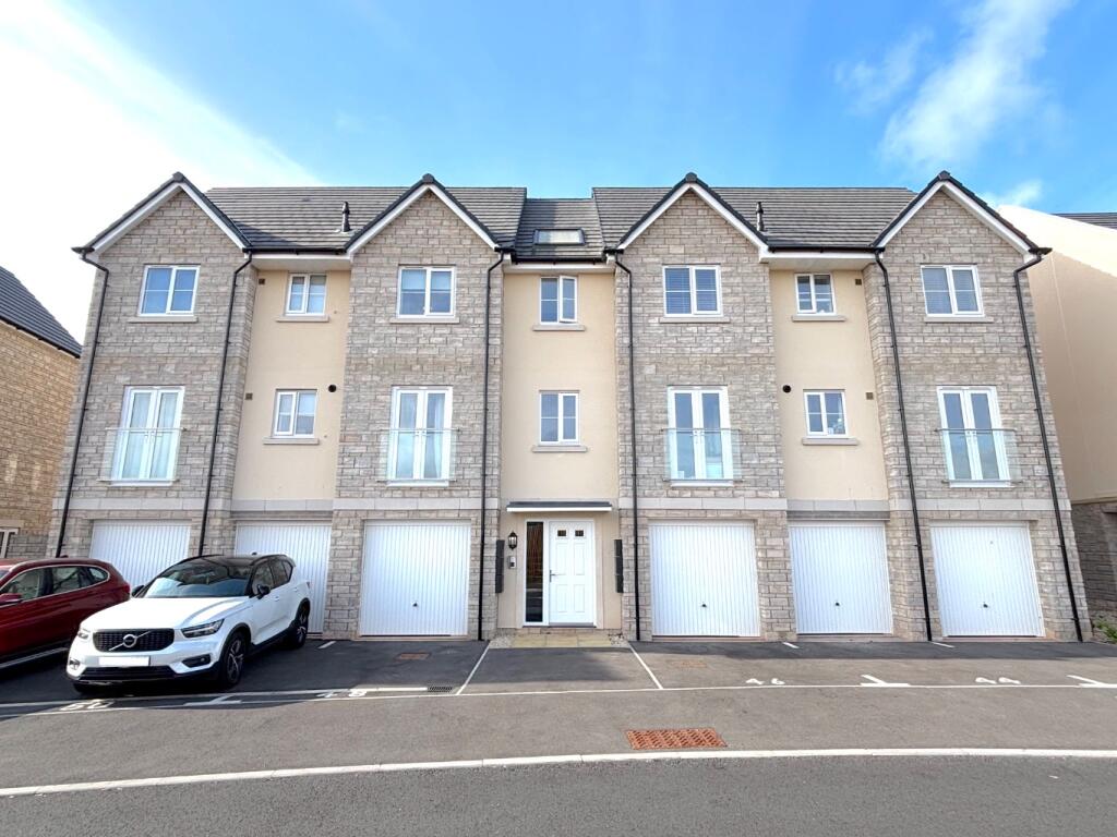 2-bed flat on Oxleaze Way, Paulton, Bristol, Somerset, BS39, £110,000