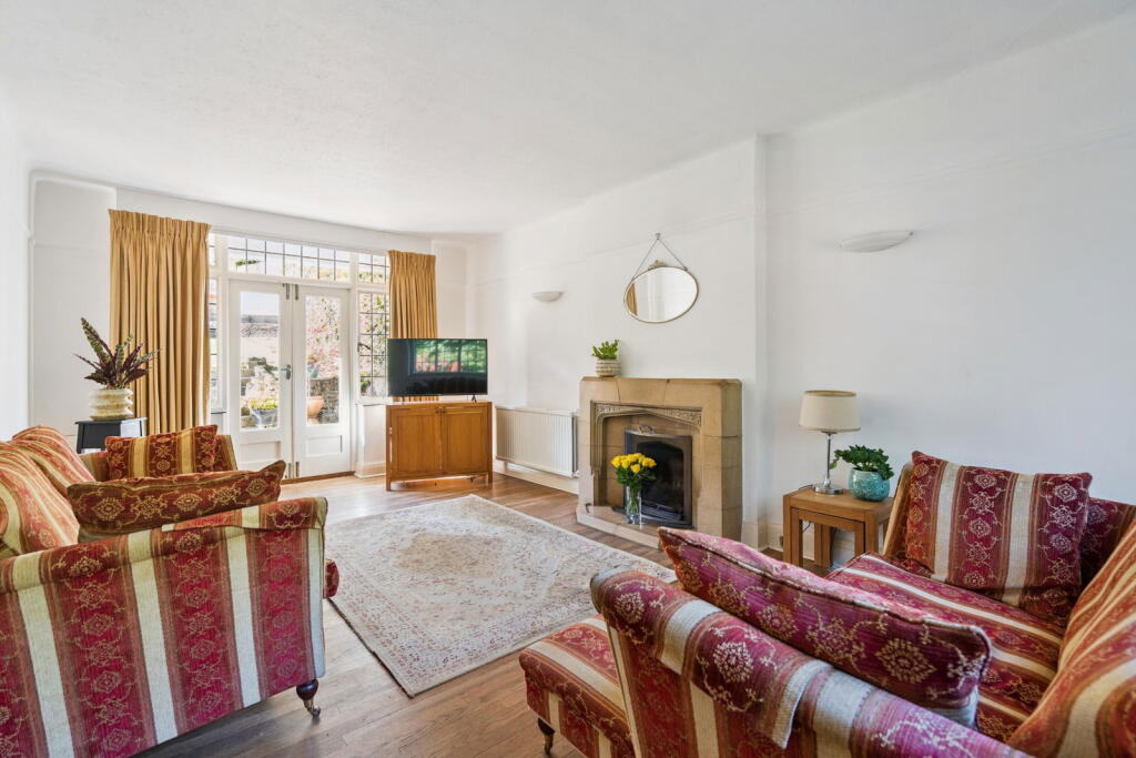 House in Rickmansworth, Moor Park Estate, Batchworth - View 3