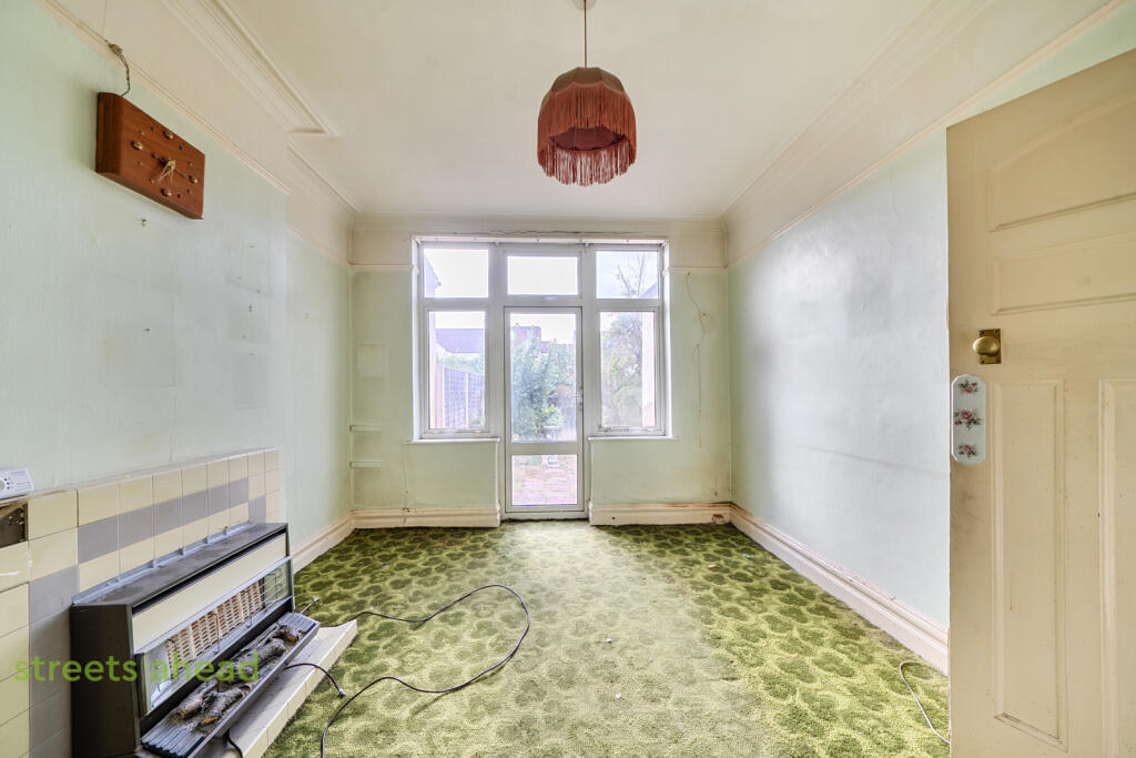 House in Croydon - More