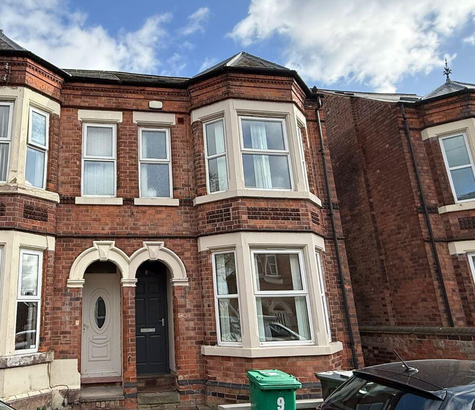 Main image of property: 9 Gloucester Avenue, Nottingham, NG7 2DQ