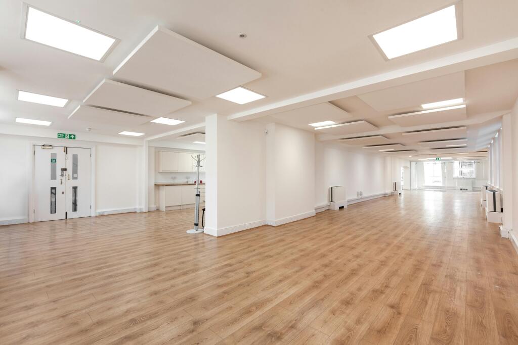 3rd floor East 01.jpg