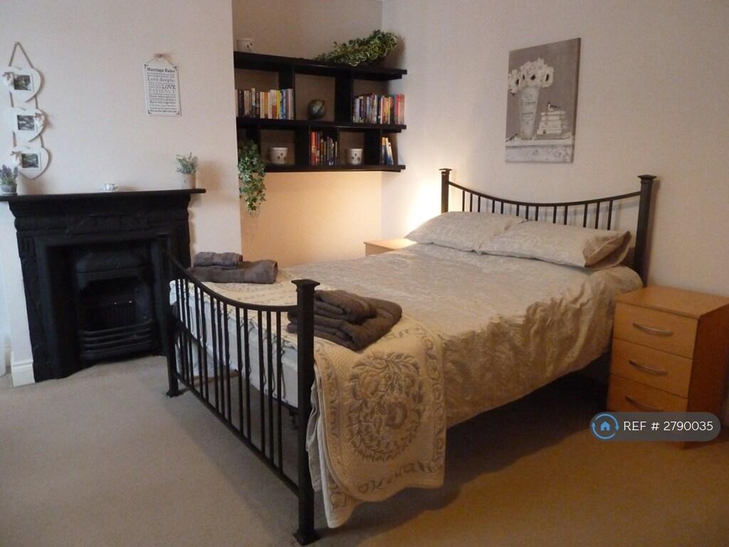 Main image of property: Frensham Road, Southsea, PO4