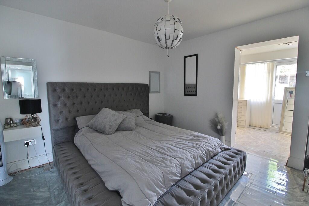 Aldermoor Road East, Waterlooville photo 5