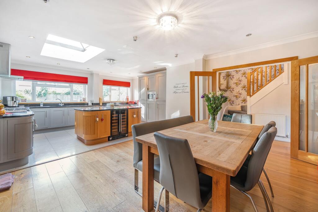 Links Road, Ashtead, KT21 photo 3