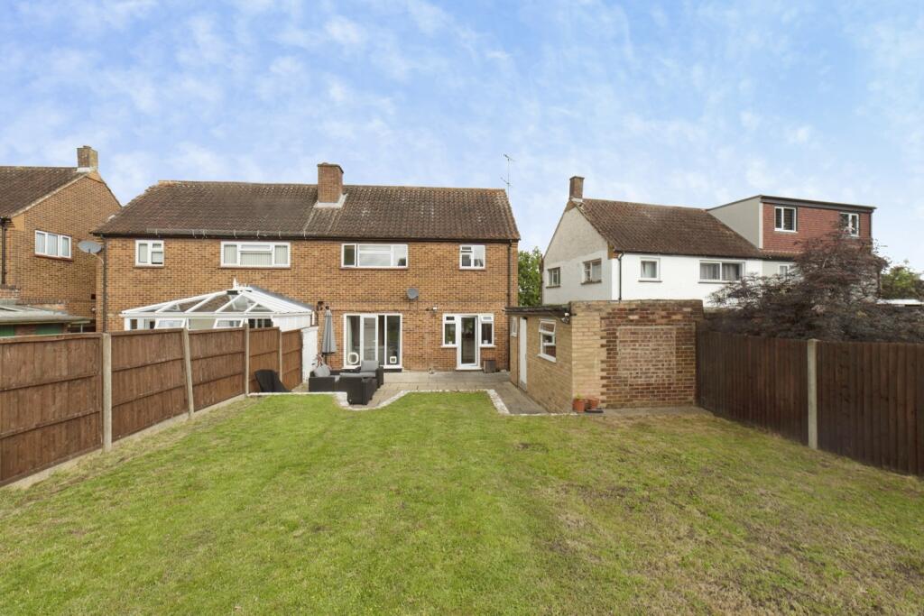 Cox Lane, Chessington, Surrey, KT9 photo 4