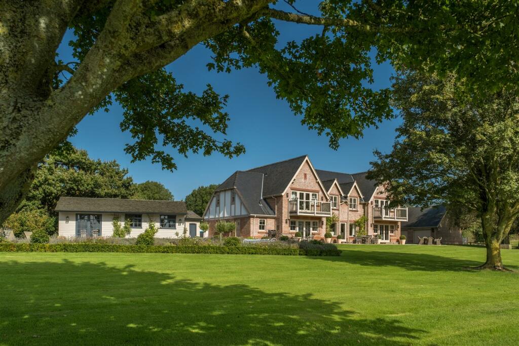 An immaculately presented and individually designed detached family home in Tiverton, Tarporley photo 3