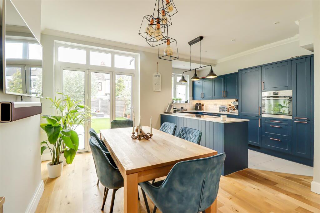House in Southend-on-Sea, Leigh-on-Sea - View 3