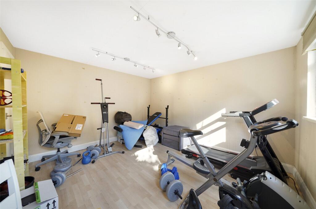House in London - View 5