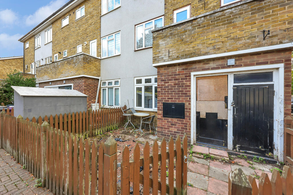 Main image of property: Plevna Street, E14