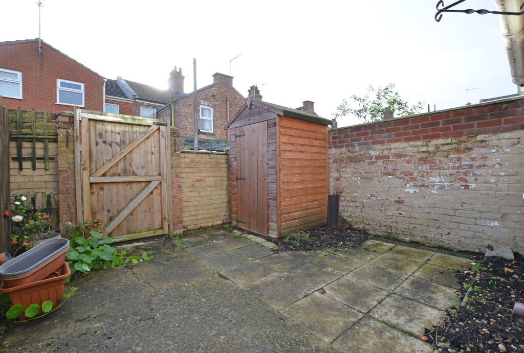 Mid Terrace Home close to King's Lynn Town Centre photo 3