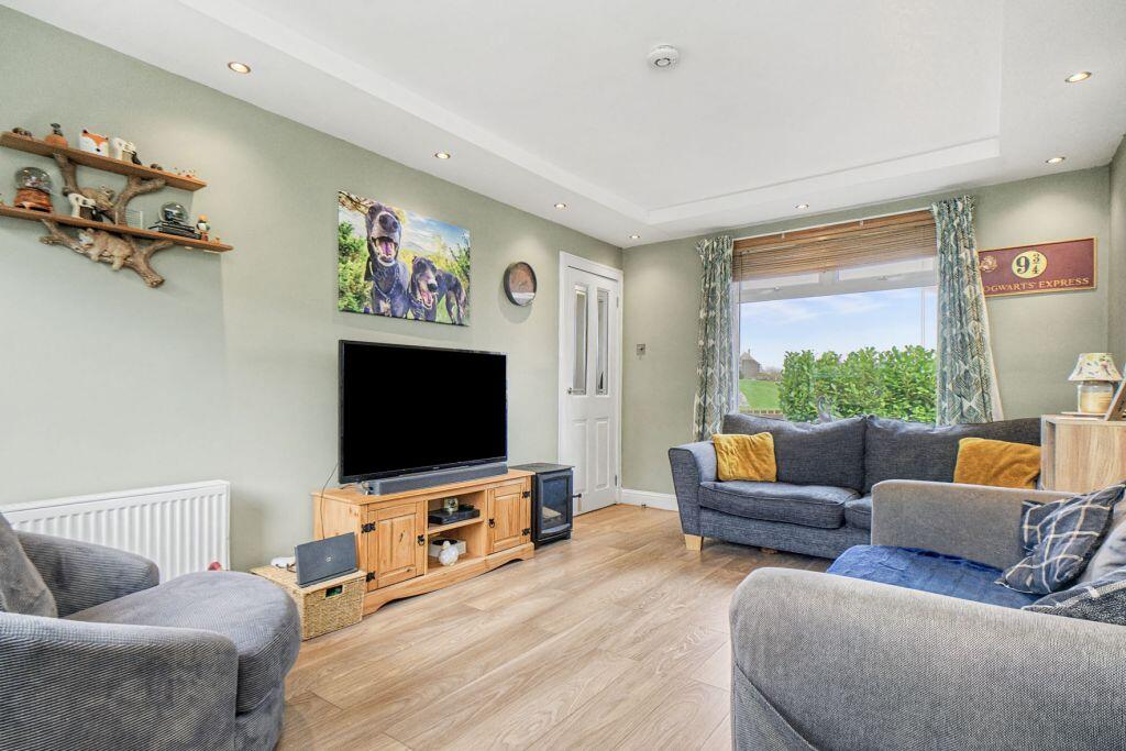 6 Drylie Street, Cowdenbeath, Fife, KY4 9AQ photo 2