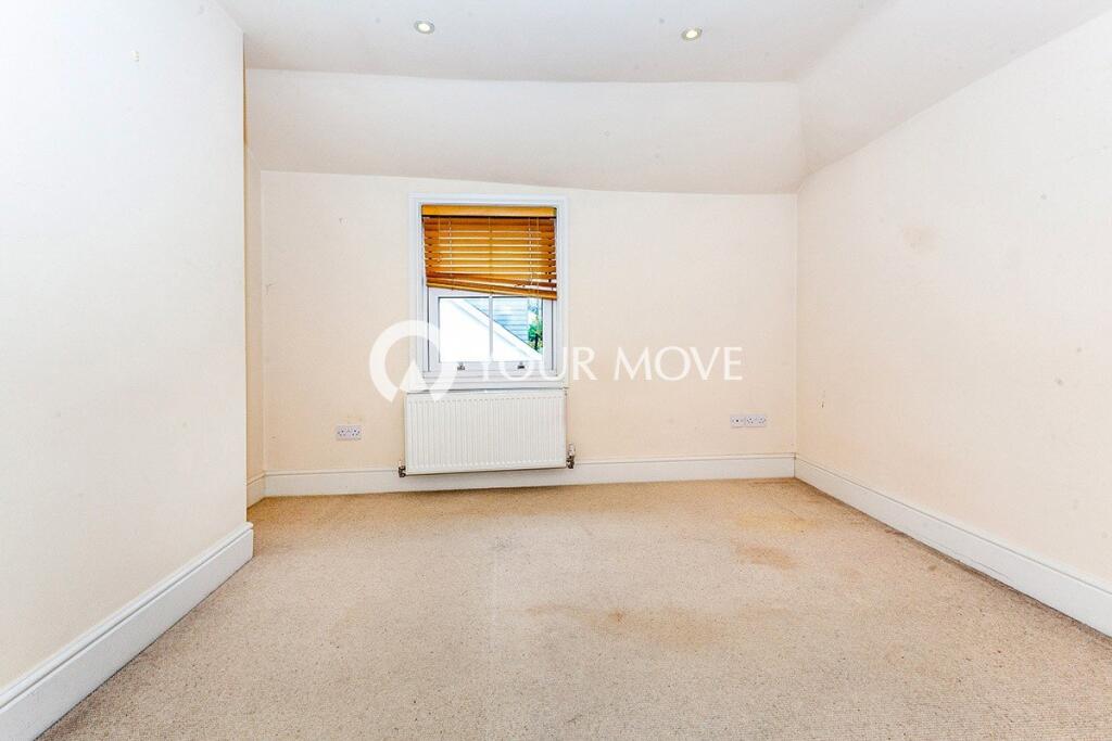 House in Twickenham - More