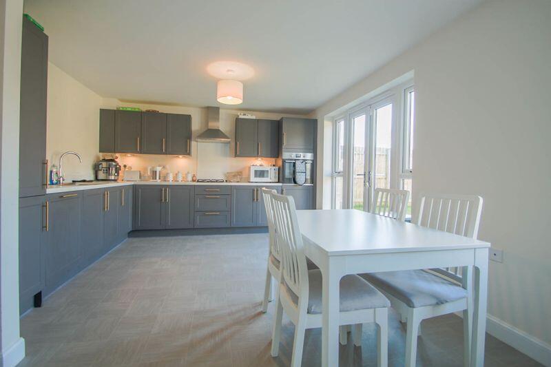 Paddock Rise, East Ardsley photo 2
