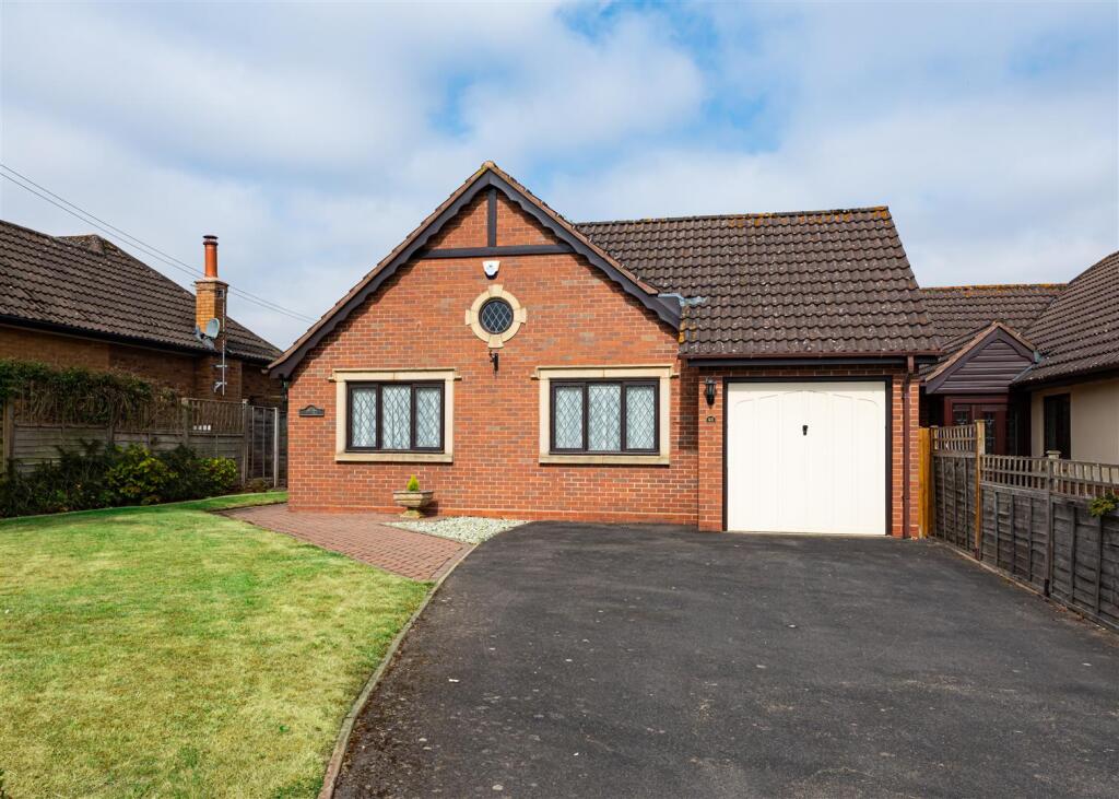 3-bed detached on Meadow View, 45 Horsebrook Lane, Brewood, ST19 9EF, £549,950
