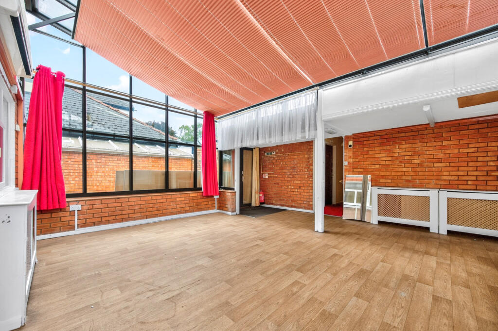 House in Worcester - View 4