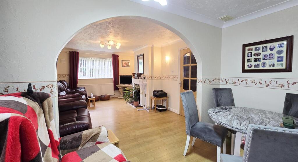 House in South Holland, Sutton Bridge - View 5