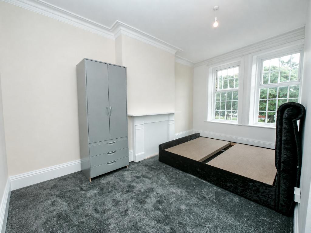 Apartment in Preston - More