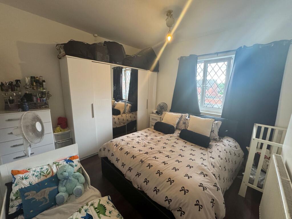 House in Wakefield - View 5