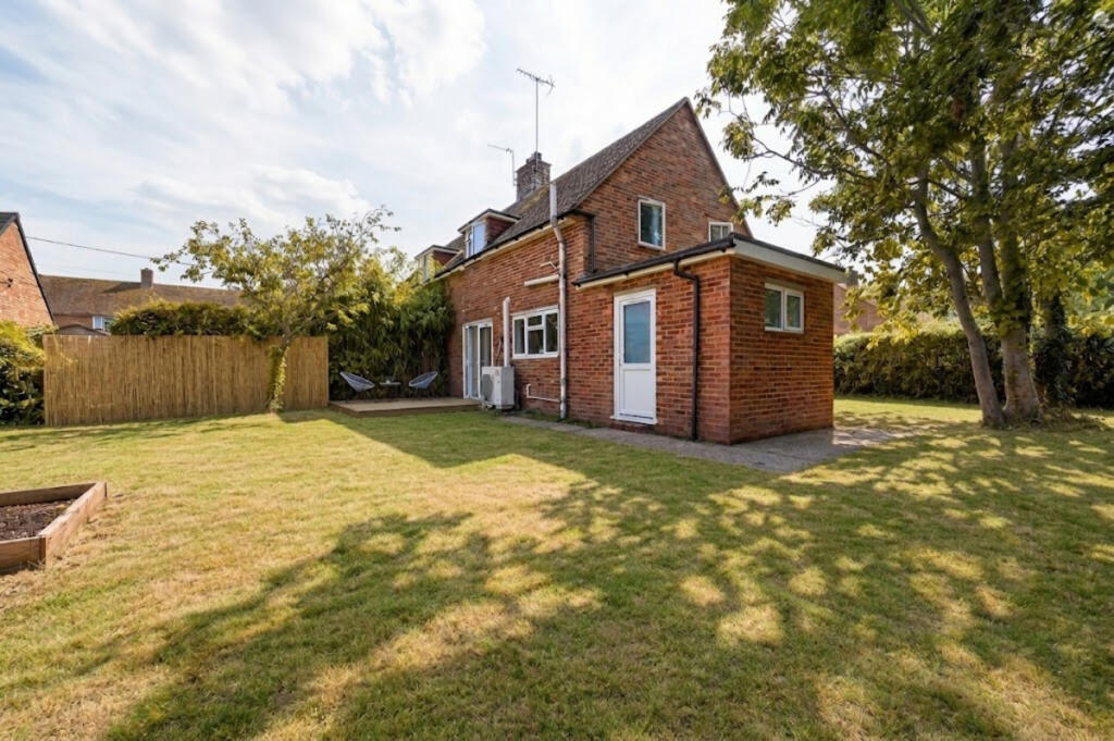 Main image of property: Elmsmead, Iden, TN31