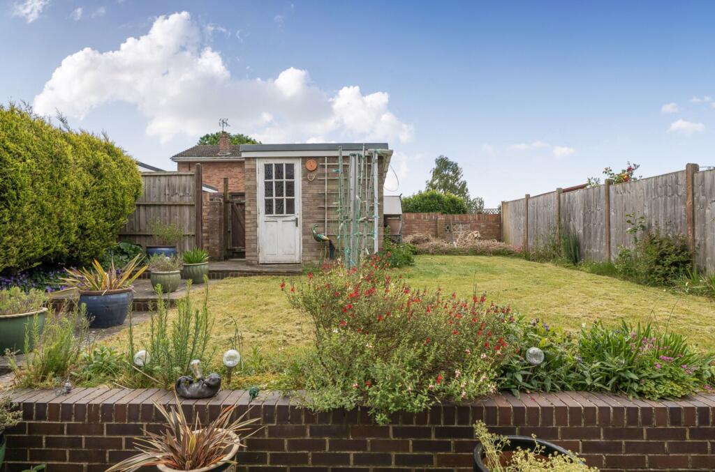 Charles Close, Thornbury, BS35 - View 3