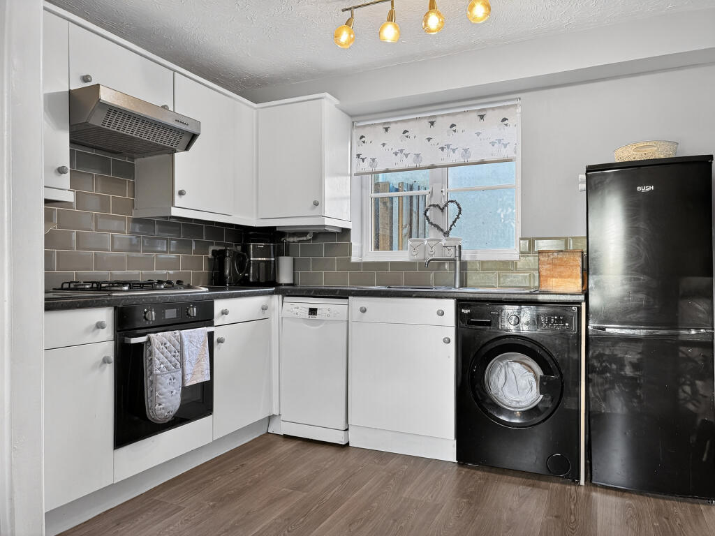 Highland Park, Uffculme, Cullompton, Devon, EX15 3DX - Uffculme School catchment photo 2