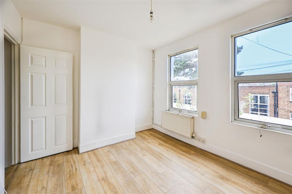 House in London, Purley - View 5