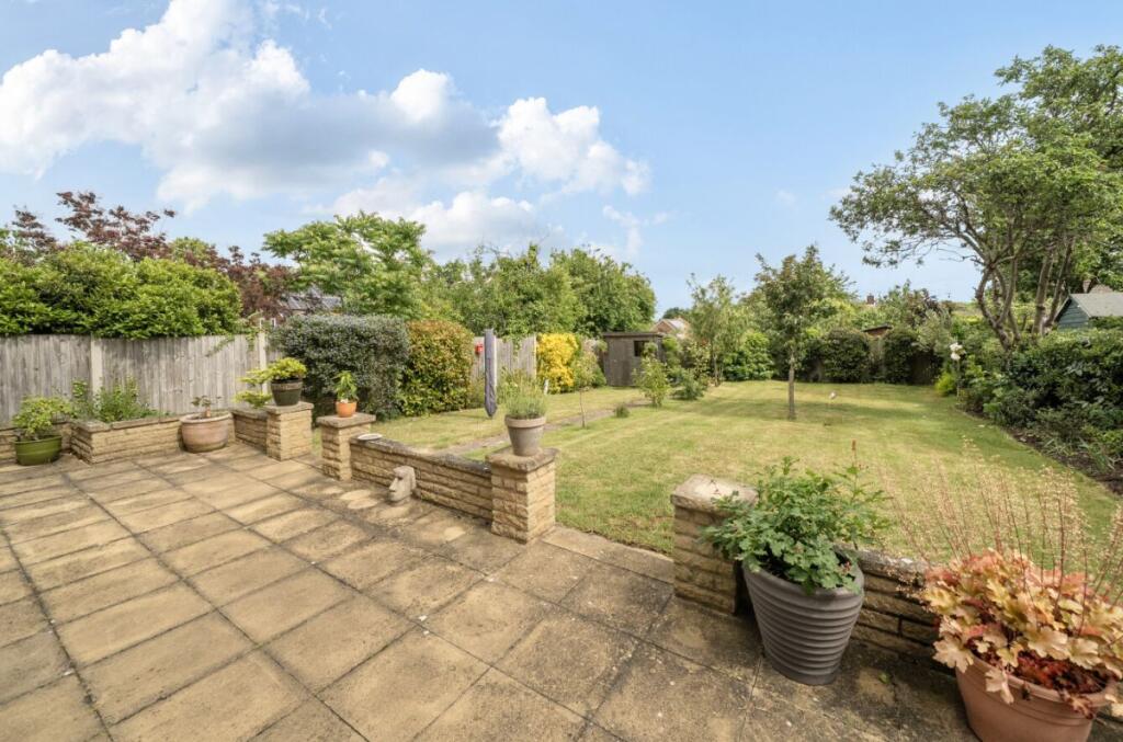 House in Milton Keynes, Brickhill - View 4