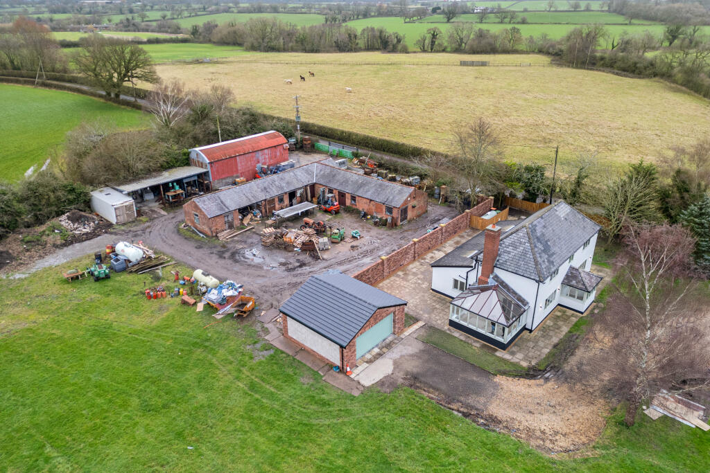Newholme Farm, The Shippins and the Dutch Barn, Warrington - View 2
