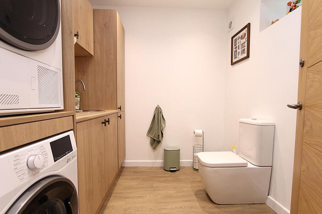 House in Dudley - View 5