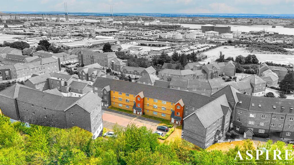 1-bed flat on Kendal, Purfleet-On-Thames, £180,000