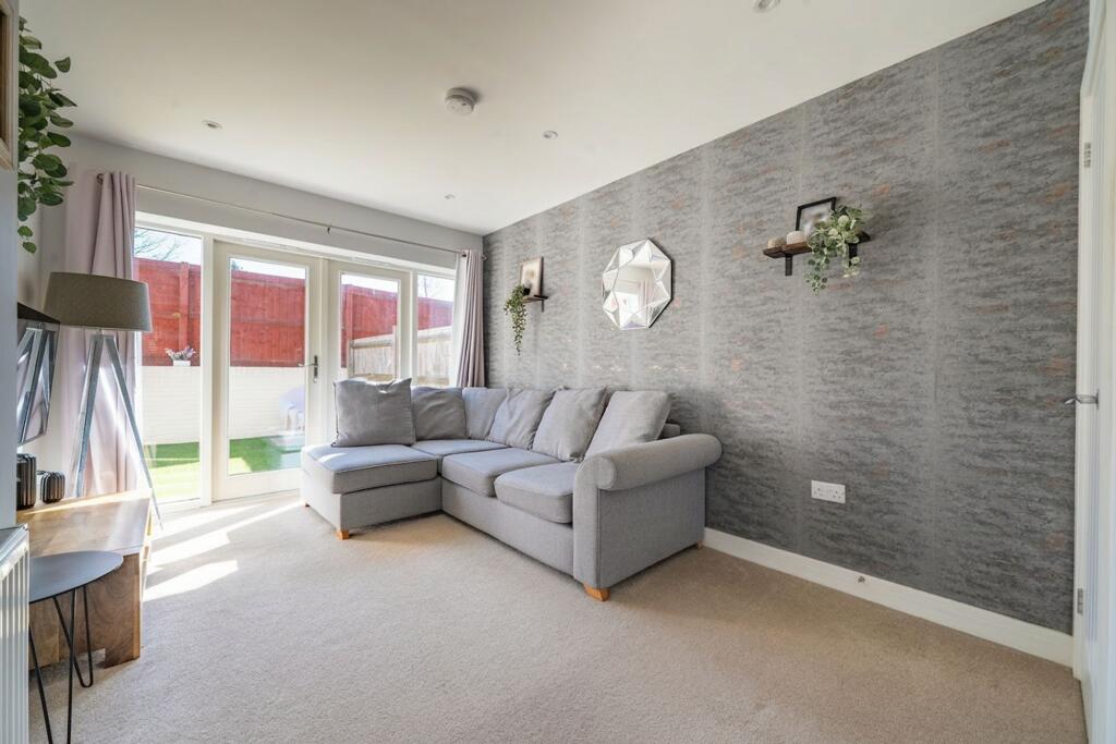 Flower Lane, Amesbury, SP4 photo 3