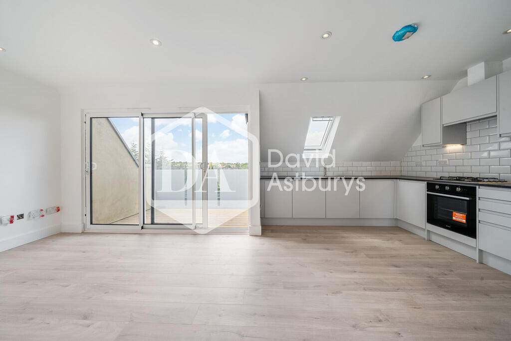 Apartment in London, Bowes Park, Palmers Green - View 4