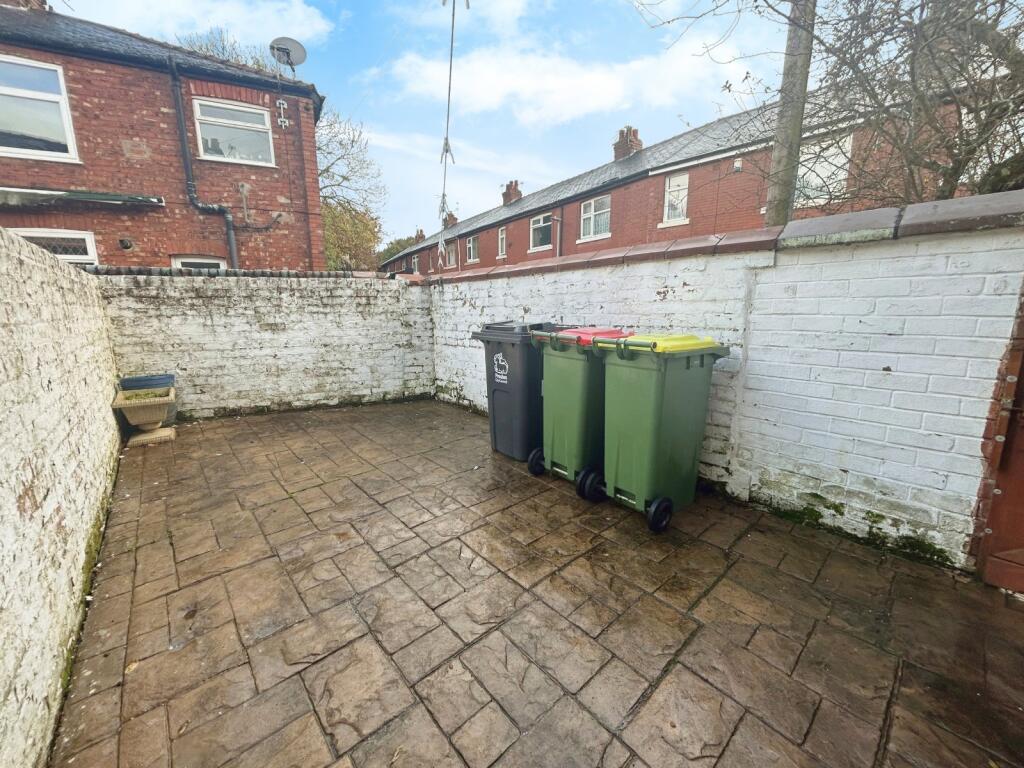 House in Preston, Broadgate, Avenham - More