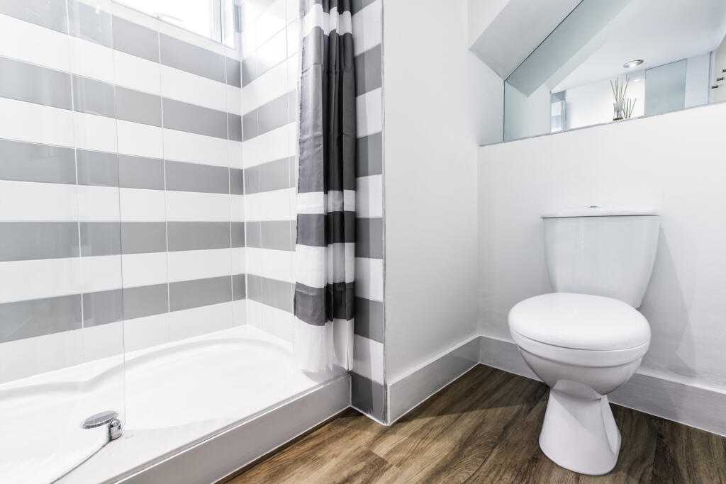 8 bedroom terraced house for rent