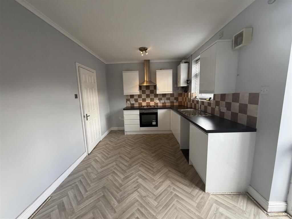 House in Oldham - View 5