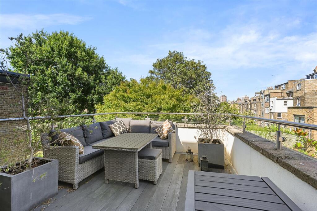 Apartment in London - View 5